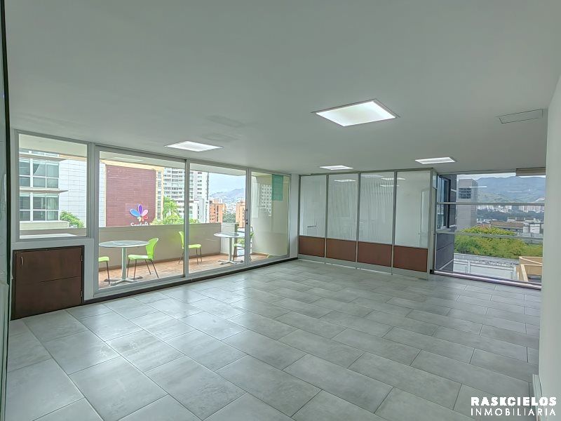Oficina en arriendo Antioquia Medellín Los Balsos No2 114 m2 Habitaciones 0 Baños 2 Garajes 3 Precio $12000000