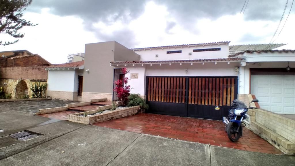 Apartaestudio en arriendo Valle Del Cauca Cali Tejares - Cristales 72 m2 Habitaciones 1 Baños 2 Garajes 0 Precio $1850000