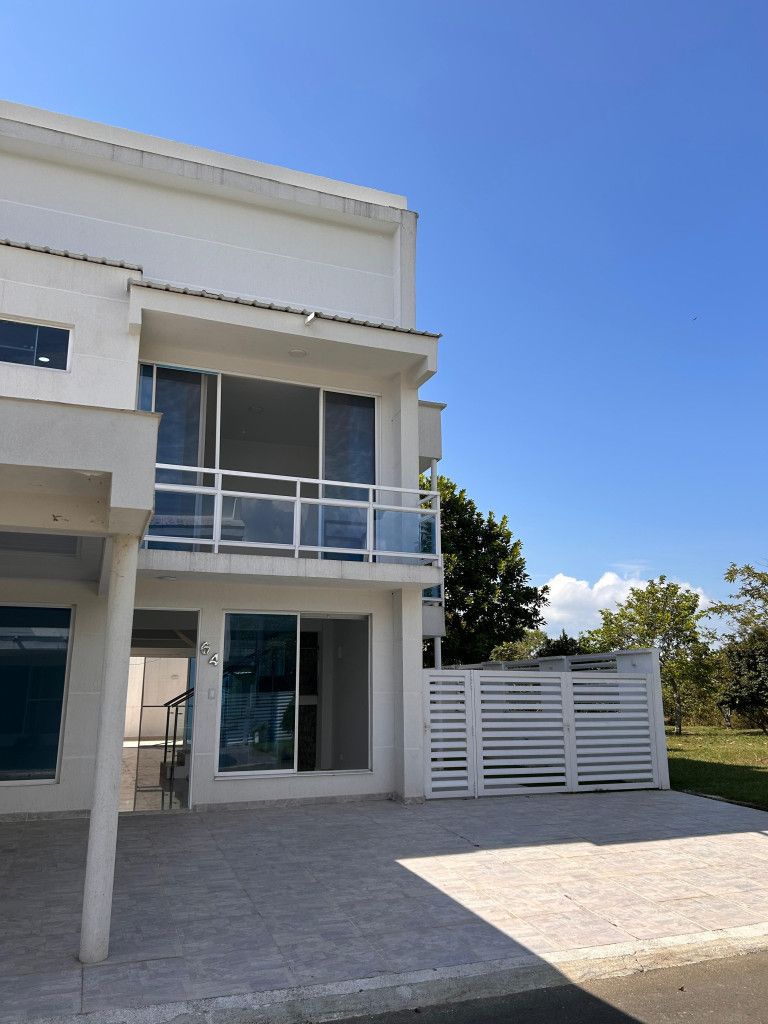 Casa en venta Valle Del Cauca Jamundí Libertadores 226 m2 Habitaciones 4 Baños 4 Garajes 4 Precio $860000000