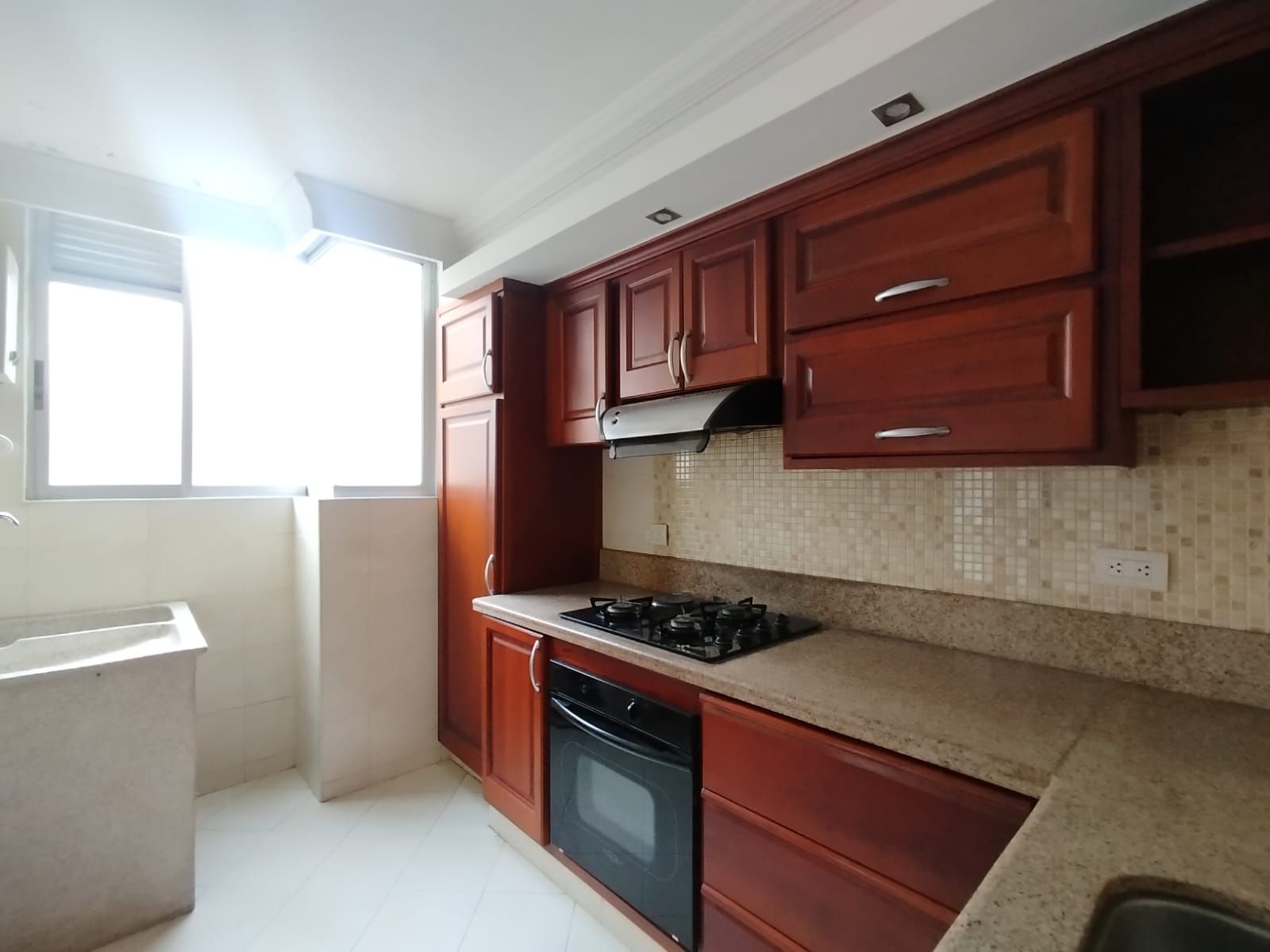 Apartamento en arriendo Risaralda Pereira Los Alpes 73 m2 Habitaciones 2 Baños 2 Garajes 1 Precio $2400000