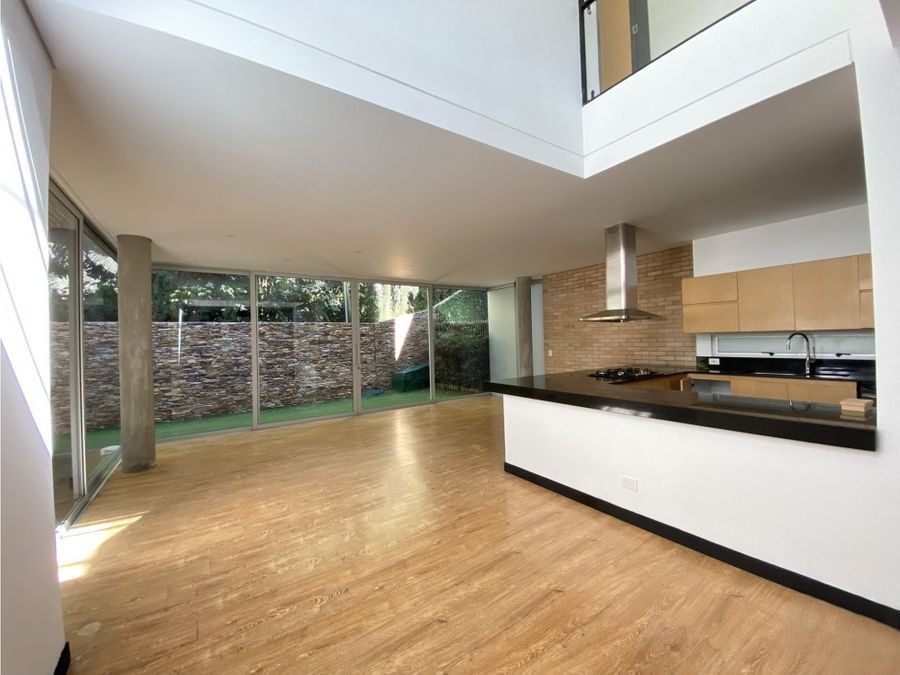 Casa en arriendo Antioquia Envigado Loma Del Atravesado 300 m2 Habitaciones 3 Baños 4 Garajes 2 Precio $13000000