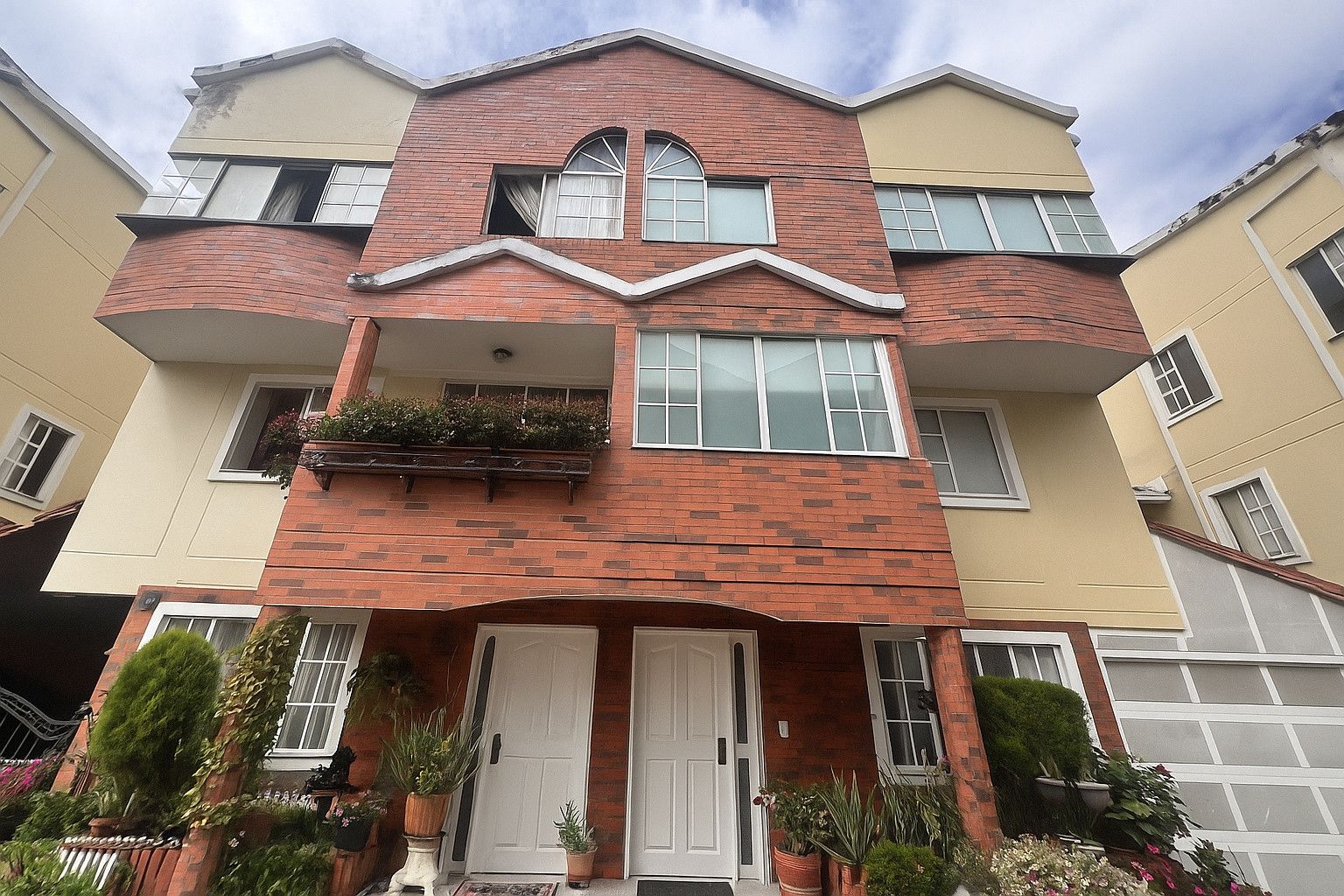 Casa en venta Santander Floridablanca Florida 174 m2 Habitaciones 4 Baños 5 Garajes 2 Precio $899000000