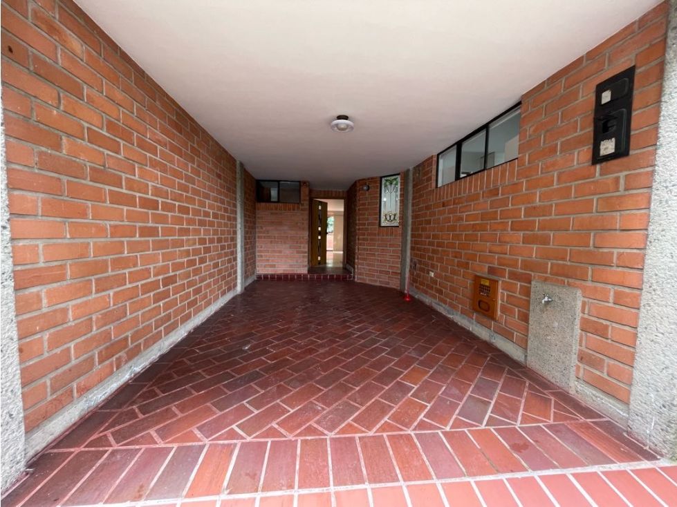 Casa en arriendo Antioquia Envigado Alto De Misael 150 m2 Habitaciones 3 Baños 3 Garajes 1 Precio $6500000