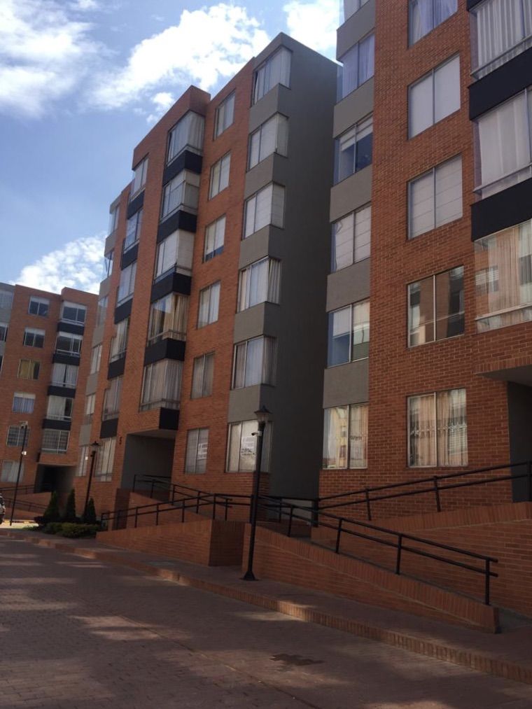 Apartamento en venta Cundinamarca Bogotá Cjr Bosques Del Pinar 52 m2 Habitaciones 2 Baños 2 Garajes 1 Precio $245000000