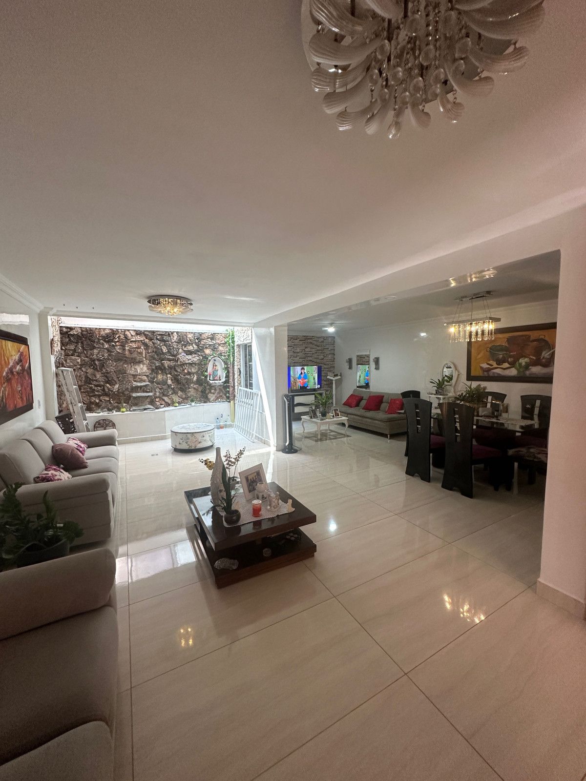 Casa en venta Santander Bucaramanga Pan De Azucar 230 m2 Habitaciones 5 Baños 4 Garajes 2 Precio $1250000000