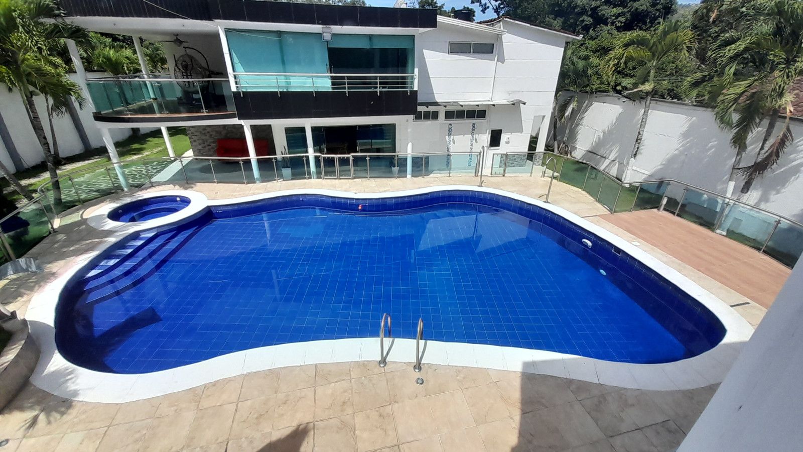 Casa en venta Santander Piedecuesta Piedecuesta 400 m2 Habitaciones 5 Baños 8 Garajes 6 Precio $1500000000