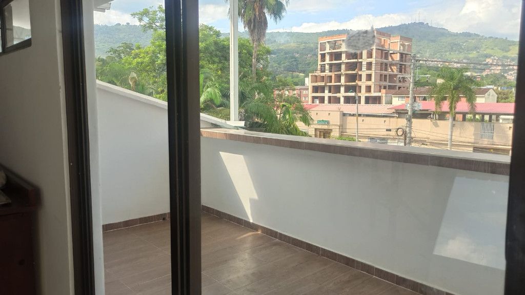 Casa en venta Valle Del Cauca Cali Sector La Luisa Bella Suiza 644 m2 Habitaciones 3 Baños 4 Garajes 2 Precio $1200000000