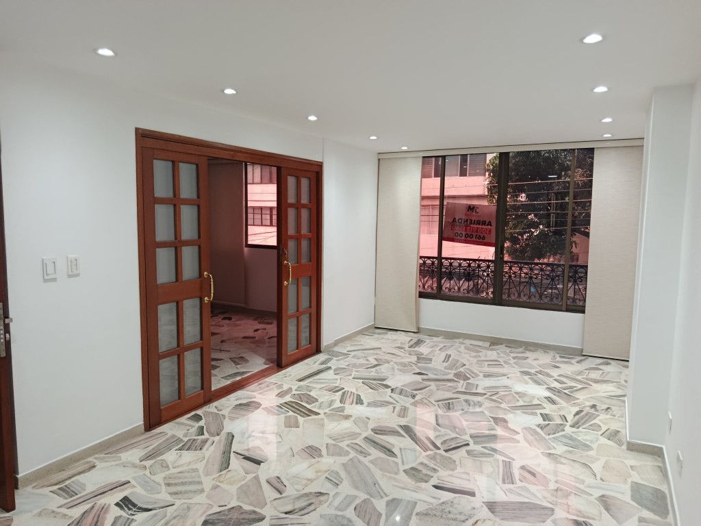 Apartamento en arriendo Valle Del Cauca Cali Granada 83 m2 Habitaciones 2 Baños 3 Garajes 1 Precio $2800000