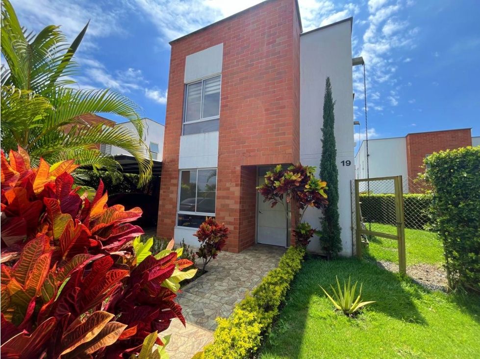 Casa en venta Valle Del Cauca Jamundí Cn Solares De La Morada Et I 300 m2 Habitaciones 3 Baños 3 Garajes 2 Precio $650000000