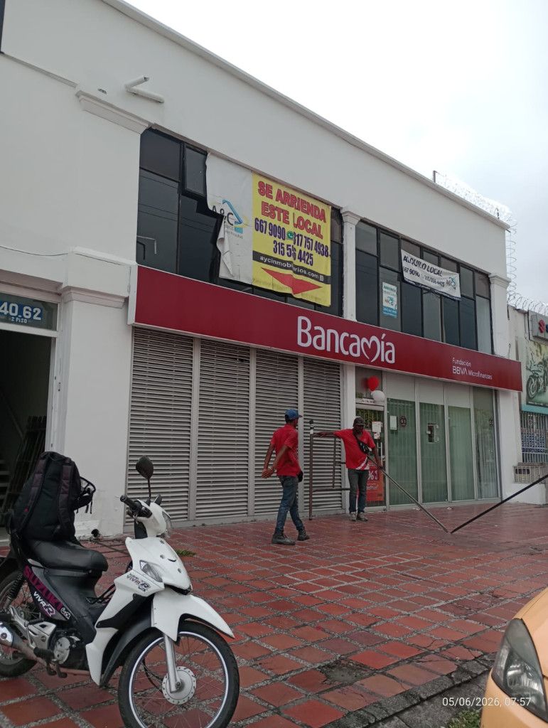 Oficina en arriendo Valle Del Cauca Cali Vipasa 216 m2 Habitaciones 0 Baños 2 Garajes 0 Precio $4000000