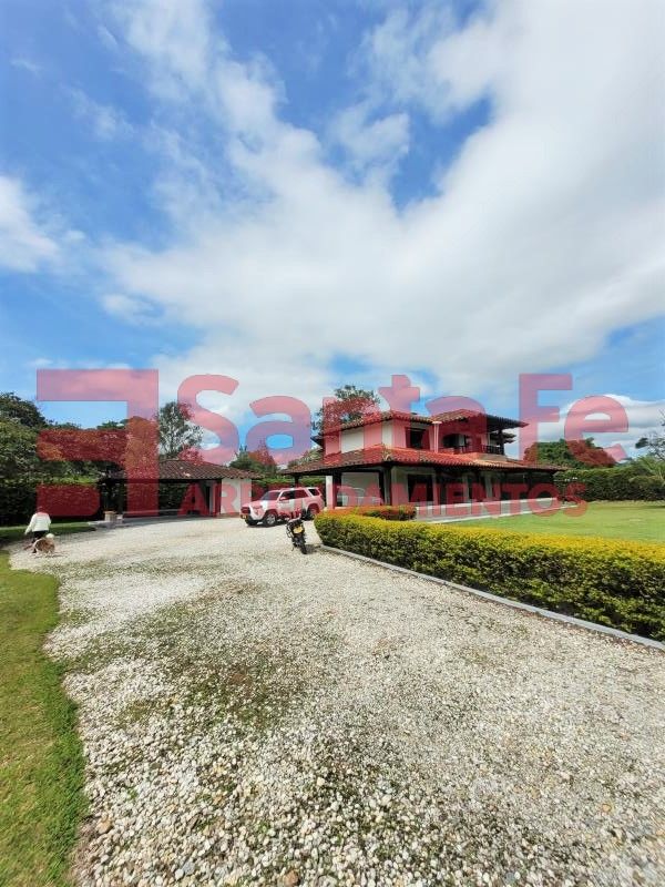 Casa Campestre en arriendo Antioquia Rionegro Cuatro Esquinas 600 m2 Habitaciones 6 Baños 6 Garajes 3 Precio $18000000