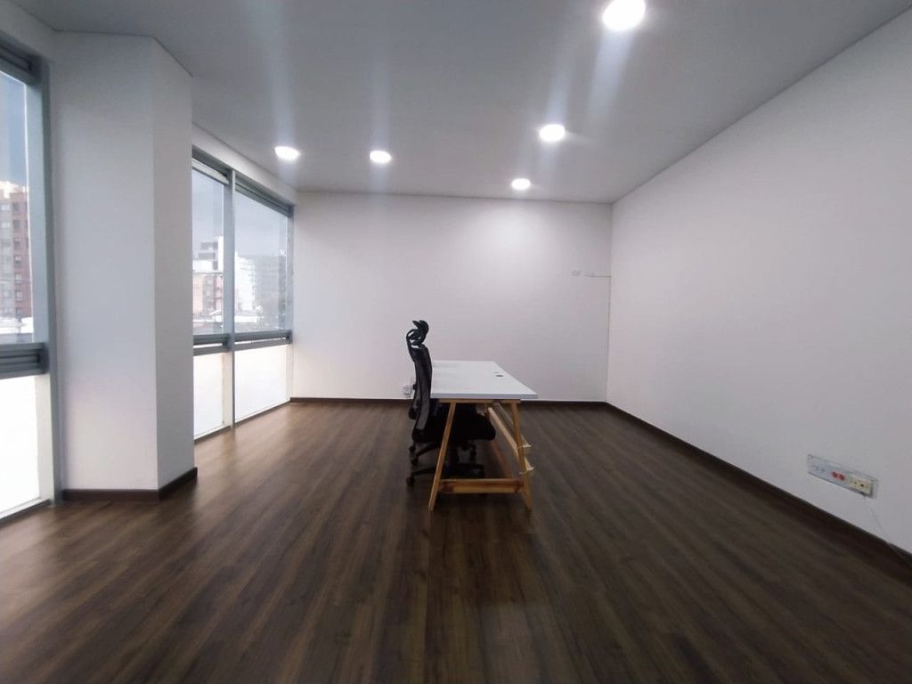 Oficina en arriendo Cundinamarca Bogotá Santa Barbara Oriental 35 m2 Habitaciones 0 Baños 1 Garajes 1 Precio $2100000