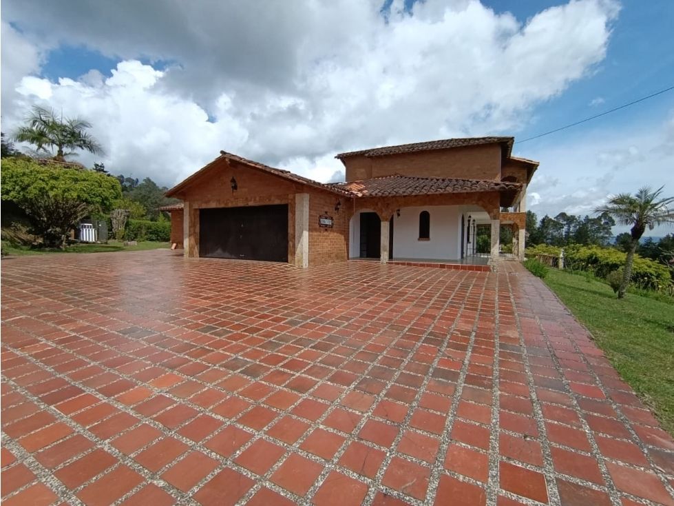 Casa Campestre en arriendo Antioquia Rionegro Rionegro 500 m2 Habitaciones 5 Baños 5 Garajes 10 Precio $13000000