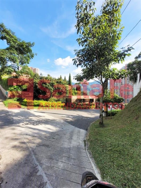 Casa Campestre en arriendo Antioquia Sabaneta Vereda La Doctora 350 m2 Habitaciones 3 Baños 5 Garajes 1 Precio $13000000