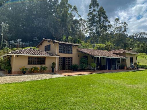 Finca en arriendo Antioquia Rionegro Rionegro 420 m2 Habitaciones 6 Baños 5 Garajes 2 Precio $17000000