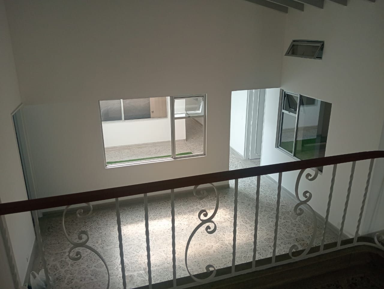 Oficina en arriendo Antioquia Medellín Los Conquistadores 380 m2 Habitaciones 0 Baños 2 Garajes 2 Precio $13300000