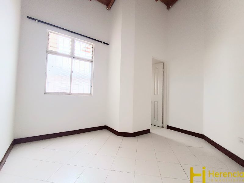 Apartamento en arriendo Antioquia Medellín Prado 100 m2 Habitaciones 4 Baños 3 Garajes 0 Precio $1800000