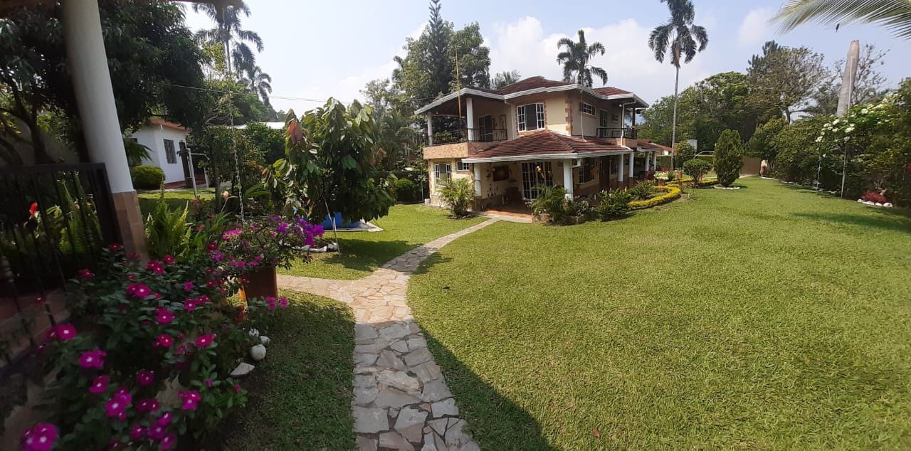 Casa en venta Santander Piedecuesta Piedecuesta 348 m2 Habitaciones 5 Baños 4 Garajes 10 Precio $1300000000