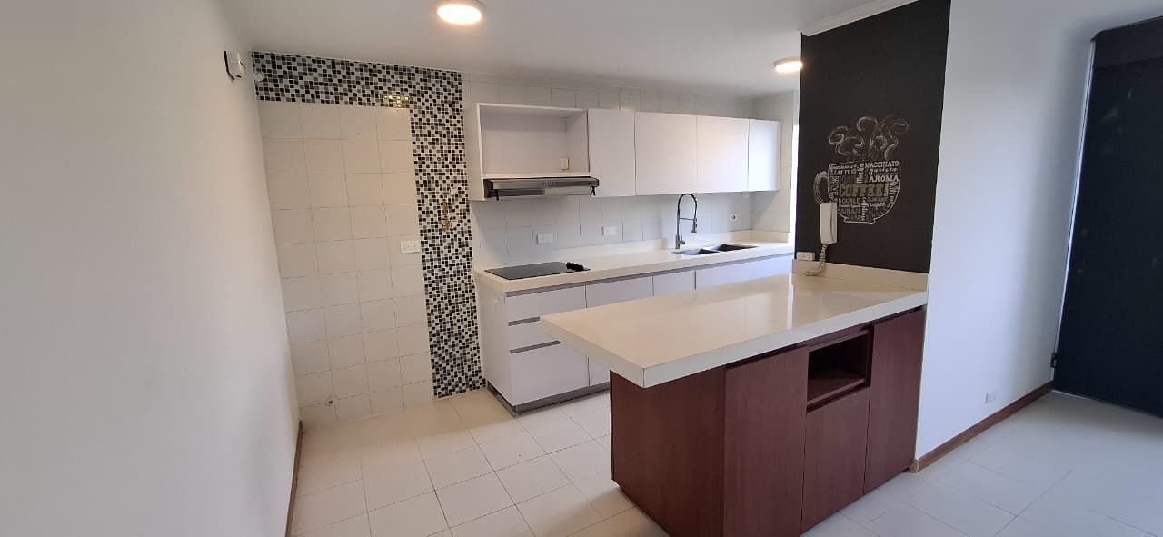 Apartamento en arriendo Antioquia Medellín Los Naranjos 70 m2 Habitaciones 2 Baños 2 Garajes 1 Precio $3800000