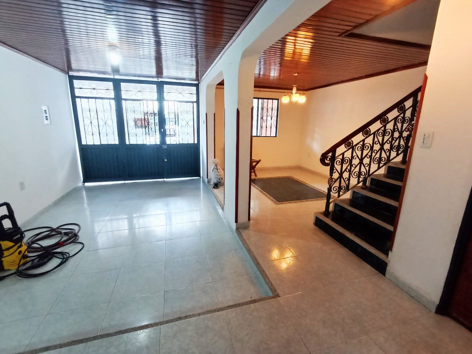 Casa en venta Santander Girón El Portal I 96 m2 Habitaciones 5 Baños 2 Garajes 1 Precio $400000000