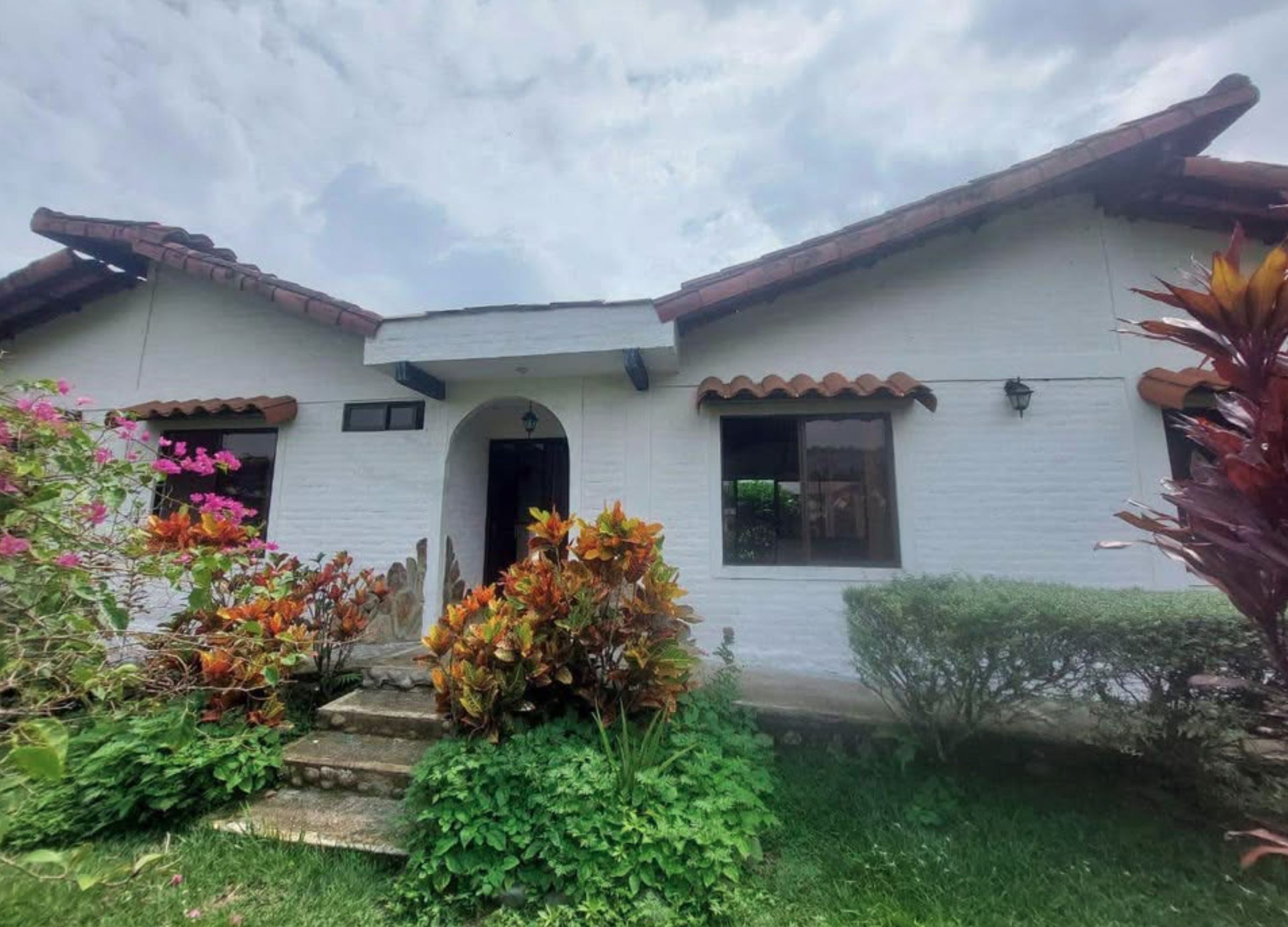 Casa en venta Valle Del Cauca Jamundí Alferez Real 276 m2 Habitaciones 4 Baños 5 Garajes 2 Precio $870000000