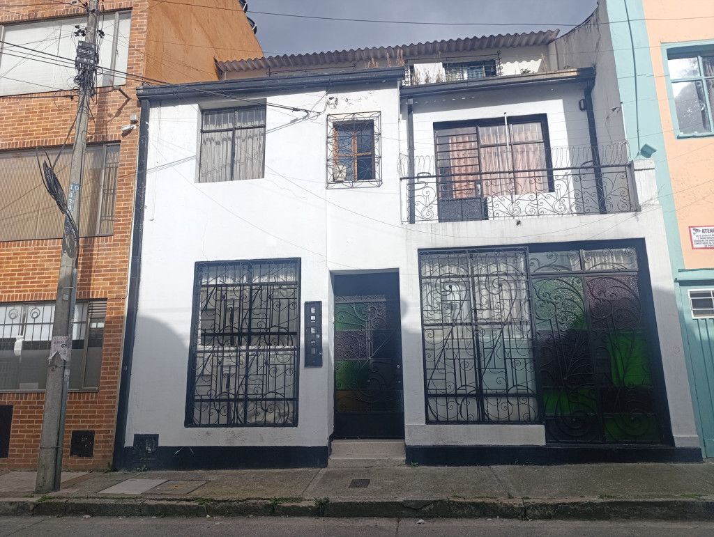 Casa en venta Cundinamarca Bogotá Santa Teresita 291 m2 Habitaciones 21 Baños 3 Garajes 0 Precio $1450000000