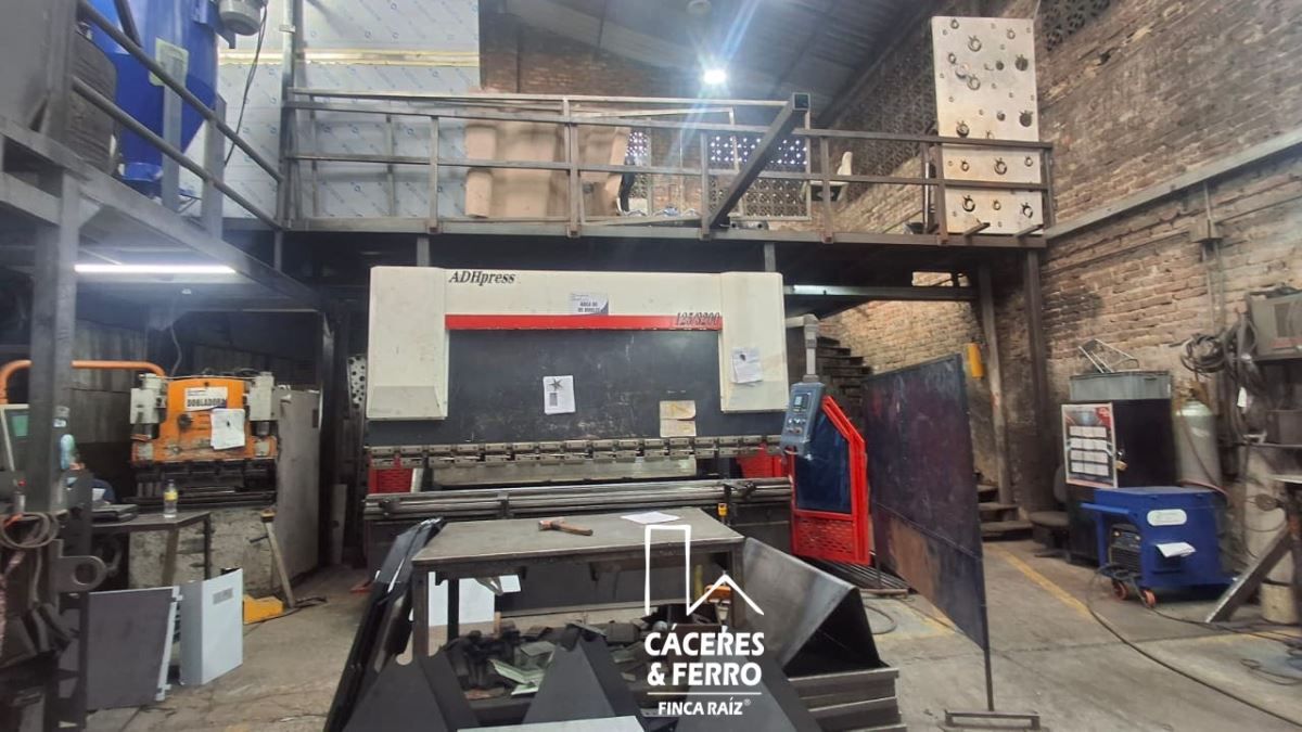 Bodega en venta Cundinamarca Bogotá Ricaurte 802 m2 Habitaciones 0 Baños 1 Garajes 0 Precio $3200000000