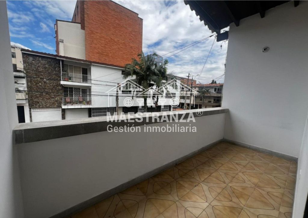Casa en arriendo Antioquia Medellín Las Acacias 200 m2 Habitaciones 5 Baños 3 Garajes 1 Precio $7800000