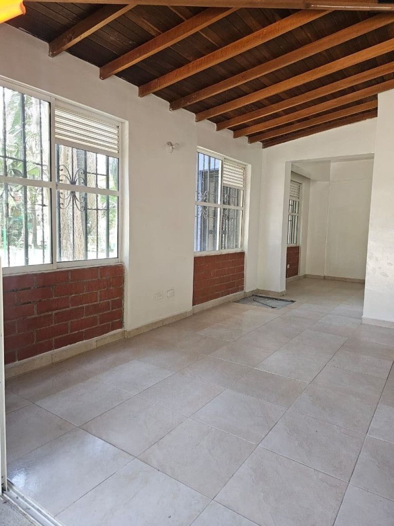 Local en venta Antioquia Medellín Campo Alegre 40 m2 Habitaciones 0 Baños 1 Garajes 1 Precio $297000000