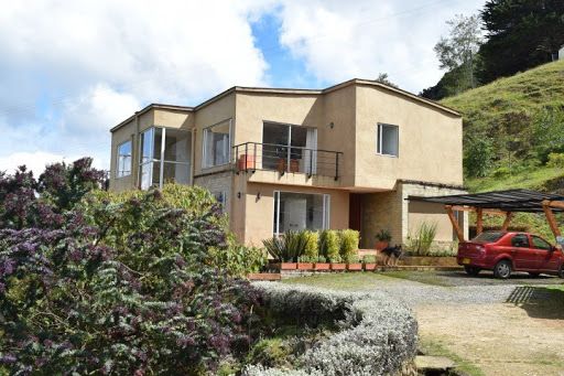 Casa en venta Cundinamarca La Calera Centro 366 m2 Habitaciones 4 Baños 6 Garajes 6 Precio $1800000000