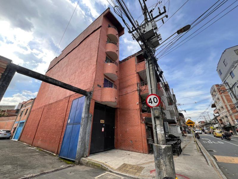 Casa en venta Antioquia Itagüí La Independencia 2907 m2 Habitaciones 24 Baños 16 Garajes 0 Precio $3900000000