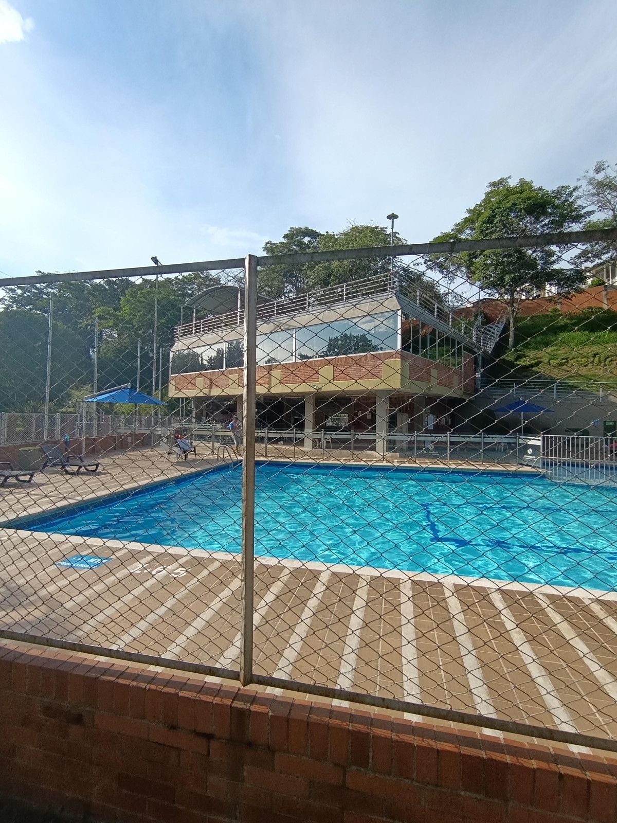 Casa en venta Santander Floridablanca Cr Valmonti 113 m2 Habitaciones 4 Baños 3 Garajes 1 Precio $580000000