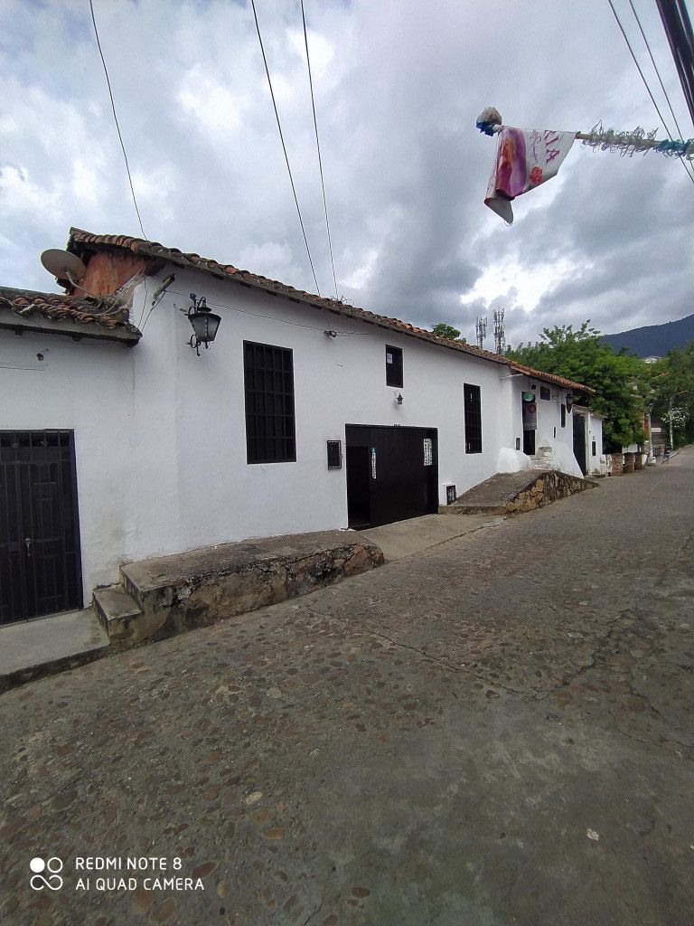 Casa en venta Santander Girón Centro 198 m2 Habitaciones 4 Baños 2 Garajes 1 Precio $1600000000