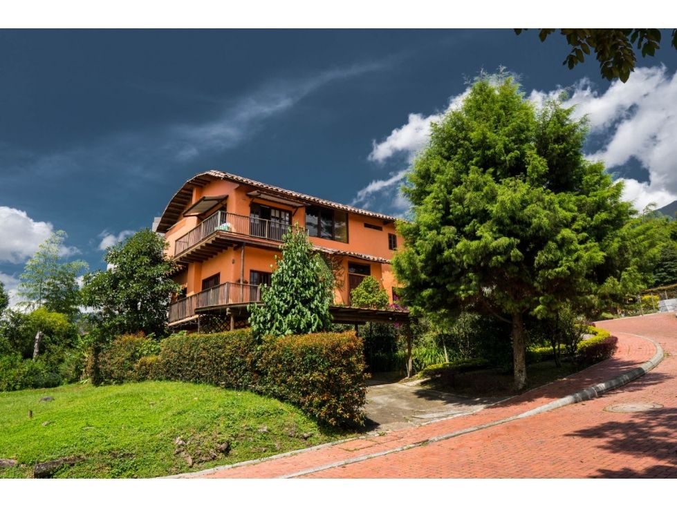 Casa en venta Antioquia La Estrella Centro 417 m2 Habitaciones 4 Baños 5 Garajes 4 Precio $2100000000