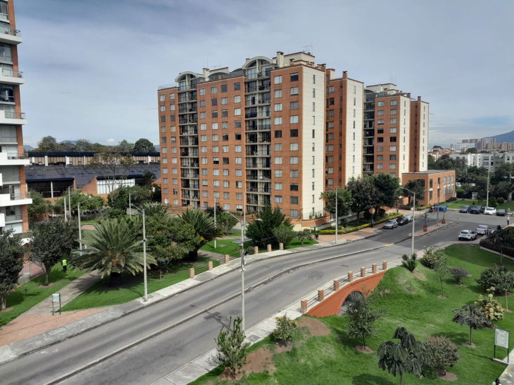 Apartamento en arriendo Cundinamarca Bogotá Parques De Lorena 96 m2 Habitaciones 3 Baños 3 Garajes 2 Precio $3200000