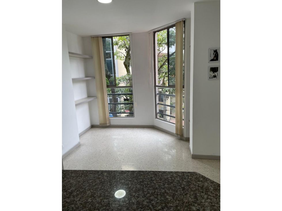 Apartaestudio en arriendo Valle Del Cauca Cali Versalles 50 m2 Habitaciones 1 Baños 1 Garajes 2 Precio $2000000