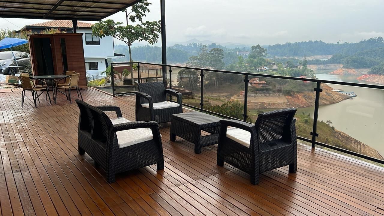 Casa en venta Antioquia Guatape Guatape 250 m2 Habitaciones 3 Baños 3 Garajes 6 Precio $1600000000