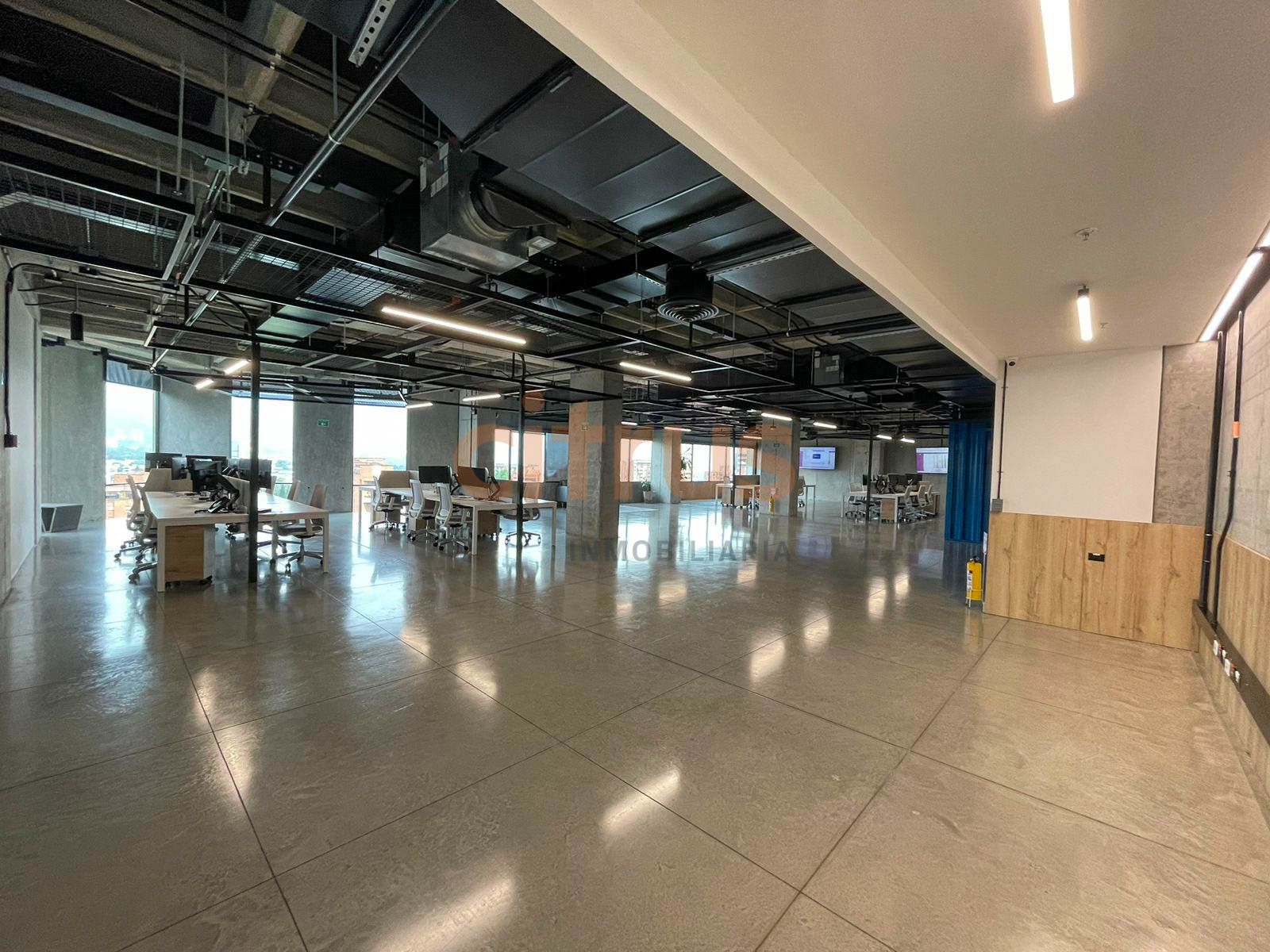 Oficina en arriendo Antioquia Medellín Patio Bonito 909 m2 Habitaciones 0 Baños 0 Garajes 8 Precio $80021920