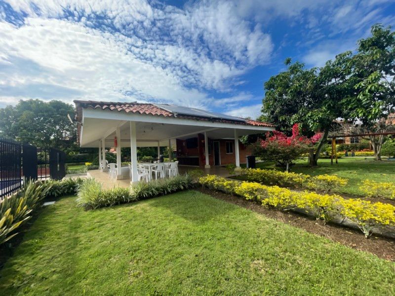 Casa en venta Valle Del Cauca Jamundí Ub Los Anturios 210 m2 Habitaciones 3 Baños 3 Garajes 2 Precio $540000000