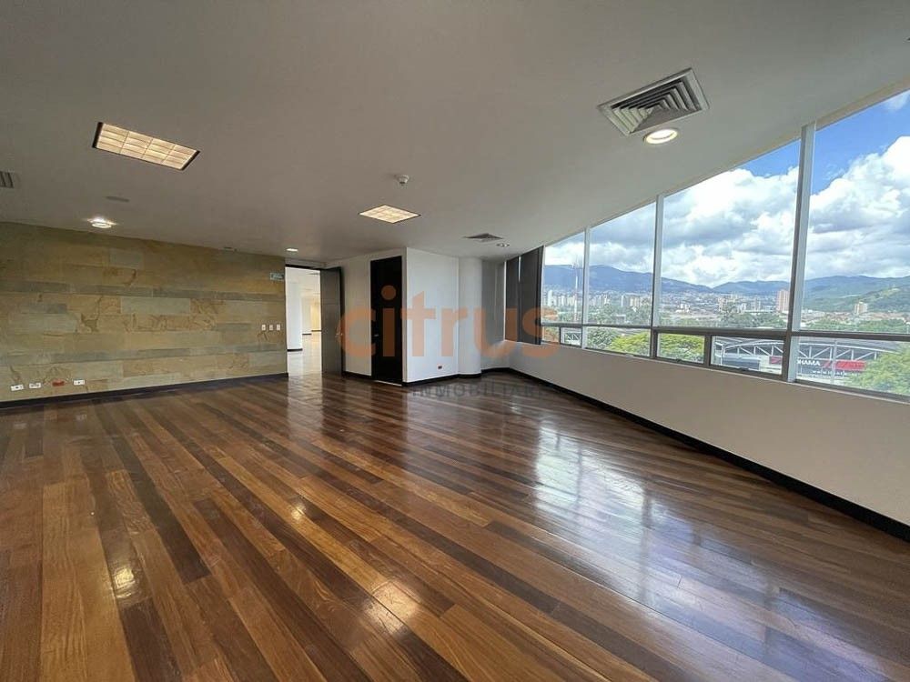 Oficina en arriendo Antioquia Sabaneta Calle Del Banco 2152 m2 Habitaciones 0 Baños 0 Garajes 4 Precio $90299710