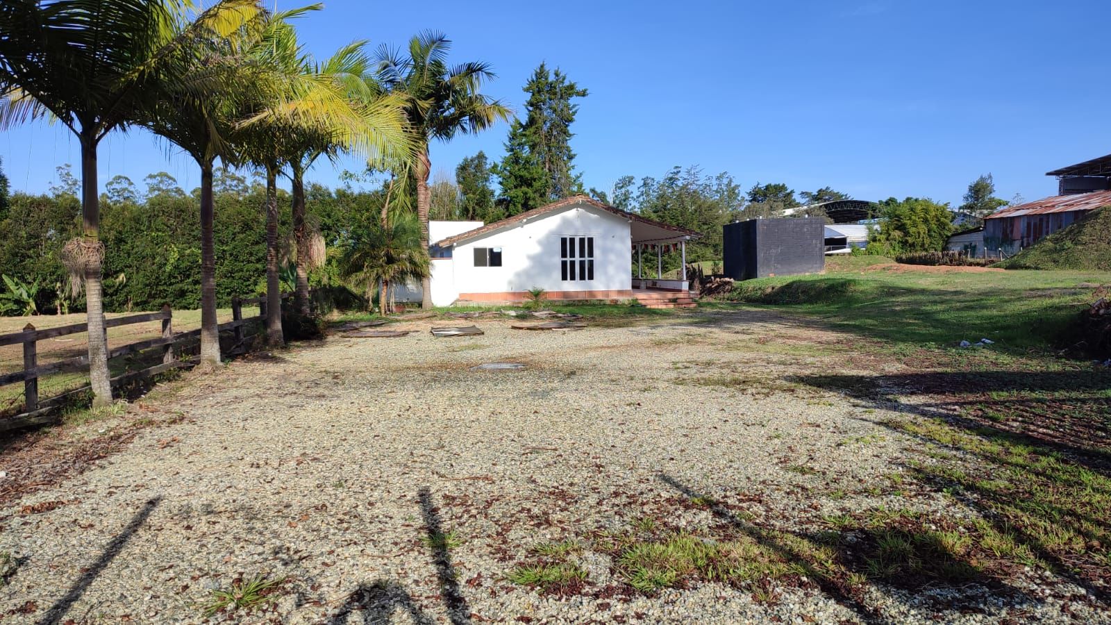 Lote en arriendo Antioquia Rionegro Rionegro 100 m2 Habitaciones 0 Baños 0 Garajes 2 Precio $15000000