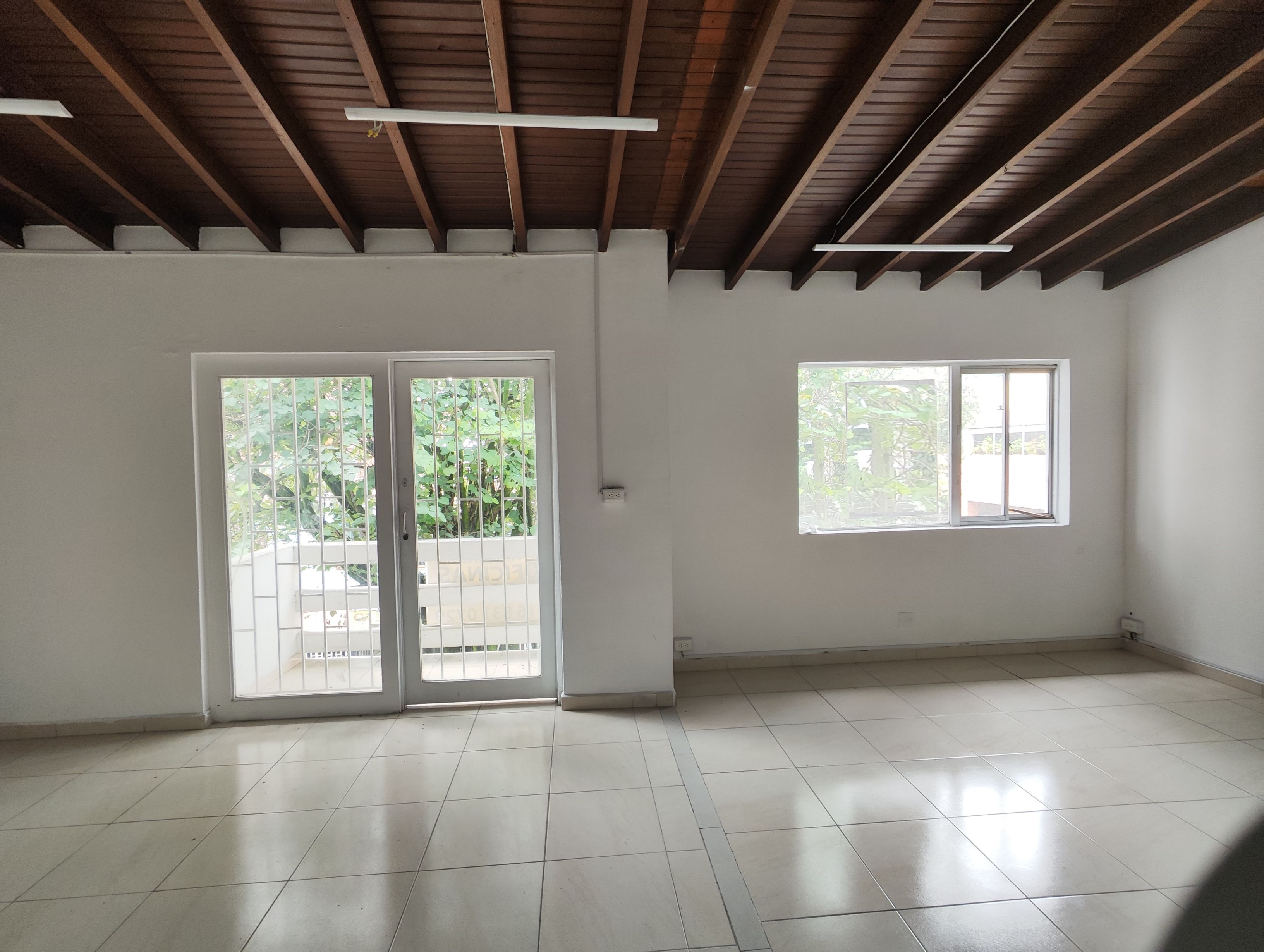 Oficina en arriendo Antioquia Medellín Suramericana 25 m2 Habitaciones 0 Baños 0 Garajes 0 Precio $2100000