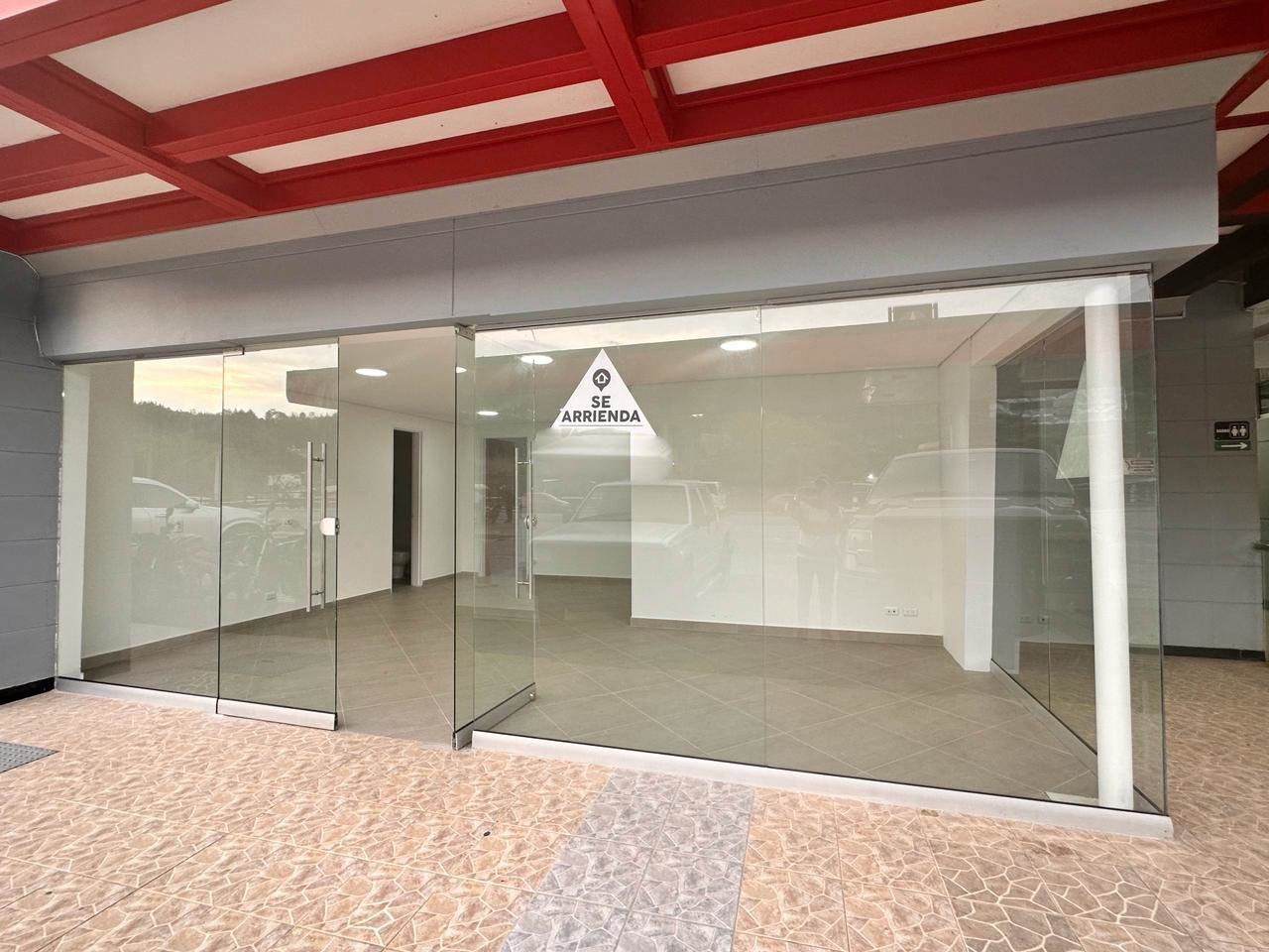 Local en arriendo Antioquia El Retiro El Retiro 65 m2 Habitaciones 0 Baños 1 Garajes 5 Precio $8000000