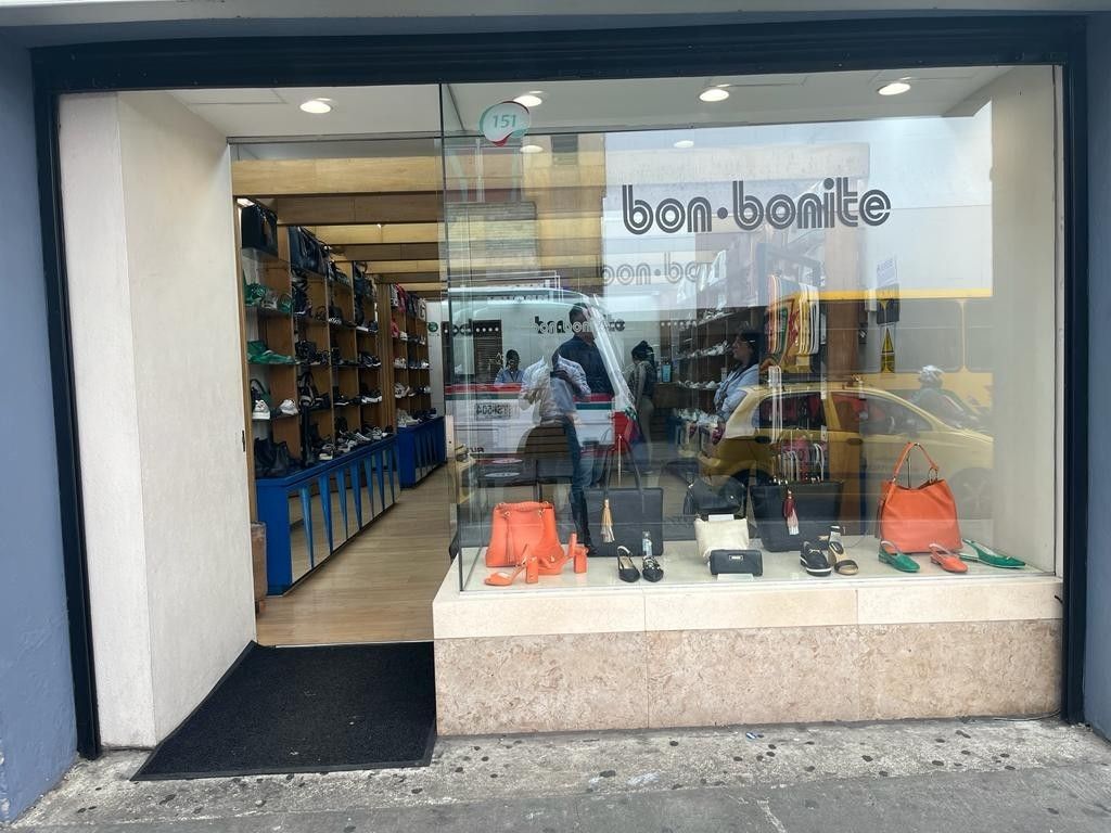 Local en venta Antioquia Medellín La Candelaria 54 m2 Habitaciones 0 Baños 1 Garajes 0 Precio $800000000