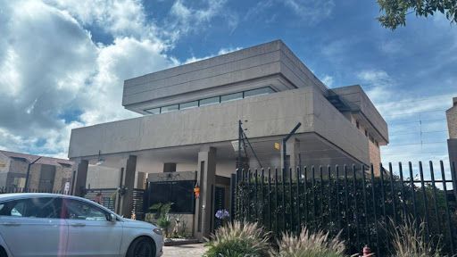 Casa en venta Cundinamarca Chía Cr Katati 96 m2 Habitaciones 3 Baños 4 Garajes 0 Precio $550000000