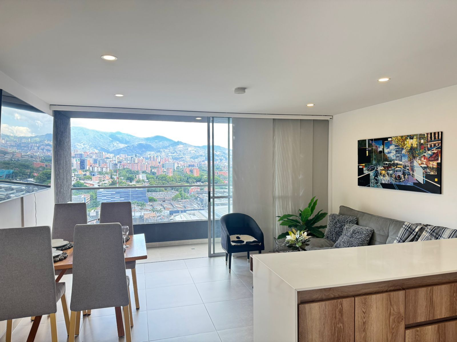 Apartamento en arriendo Antioquia Medellín Simesa 86 m2 Habitaciones 2 Baños 3 Garajes 1 Precio $6400000