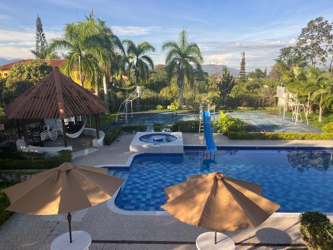 Casa Campestre en venta Cundinamarca Fusagasugá Vereda Chinauta 500 m2 Habitaciones 6 Baños 6 Garajes 6 Precio $1950000000