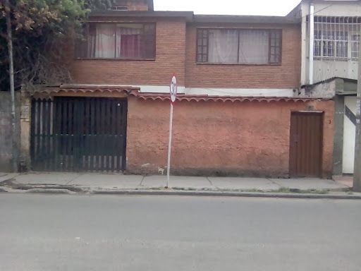 Casa en venta Cundinamarca Bogotá Cooperativa Avianca 288 m2 Habitaciones 4 Baños 3 Garajes 4 Precio $980000000