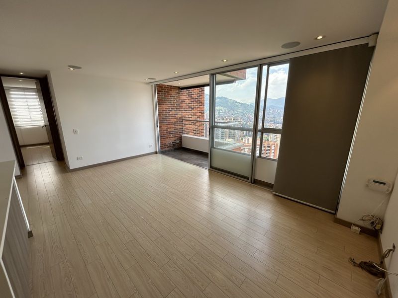 Apartamento en arriendo Antioquia Envigado El Esmeraldal 85 m2 Habitaciones 2 Baños 2 Garajes 2 Precio $4200000
