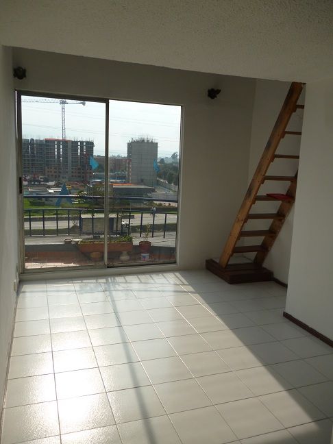 Apartamento en venta Cundinamarca Bogotá Cjr Torres De Centenario 44 m2 Habitaciones 3 Baños 2 Garajes 0 Precio $240000000
